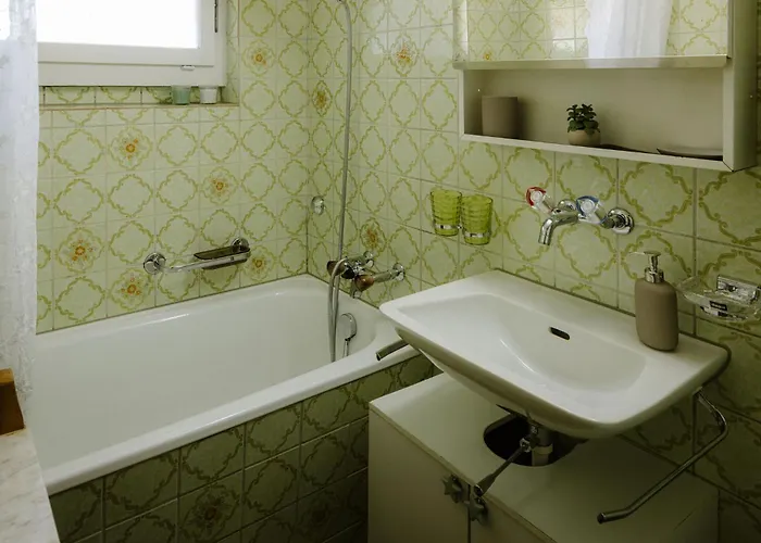 Apartment Bijou Beatus - Lakeview Sunset Retreat *