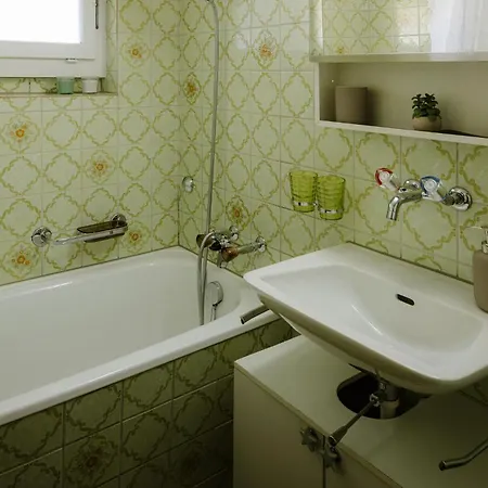 Apartment Bijou Beatus - Lakeview Sunset Retreat *