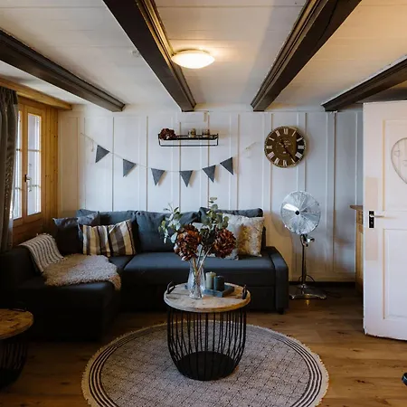 Bijou Beatus - Lakeview Sunset Retreat Apartment